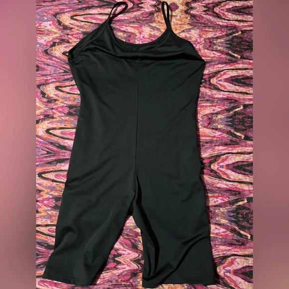 Foxblood biker shorts bodysuit - Picture 3 of 3